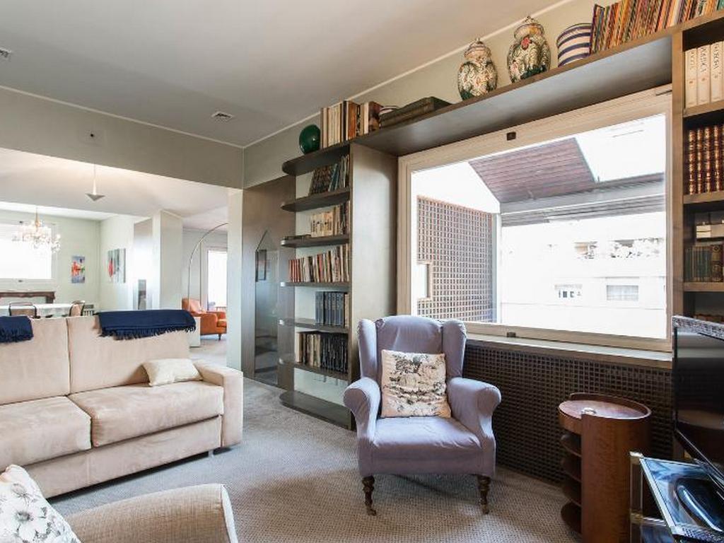 Roomy Apartment Duomo & San Babila Milano Dış mekan fotoğraf