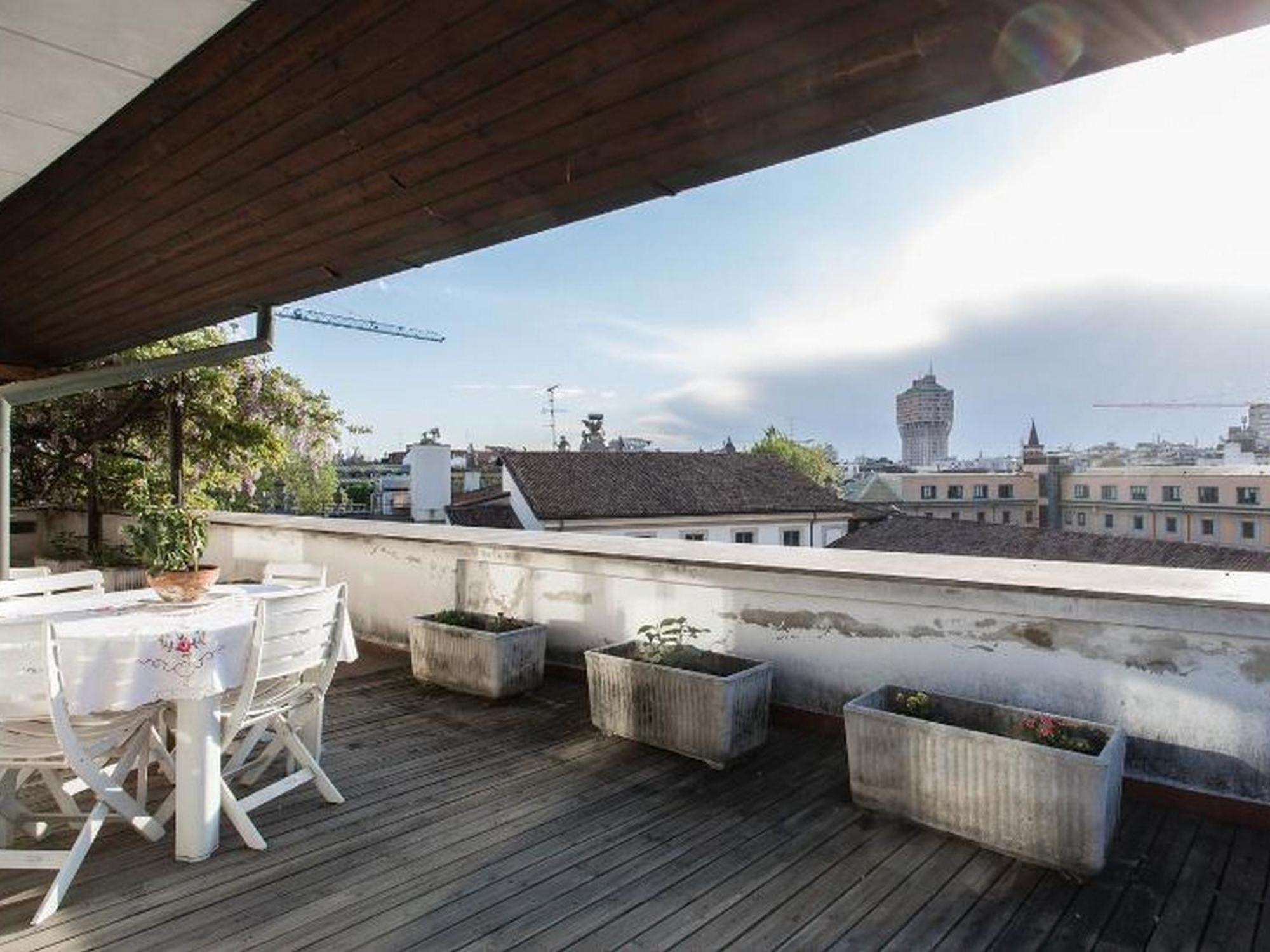 Roomy Apartment Duomo & San Babila Milano Dış mekan fotoğraf