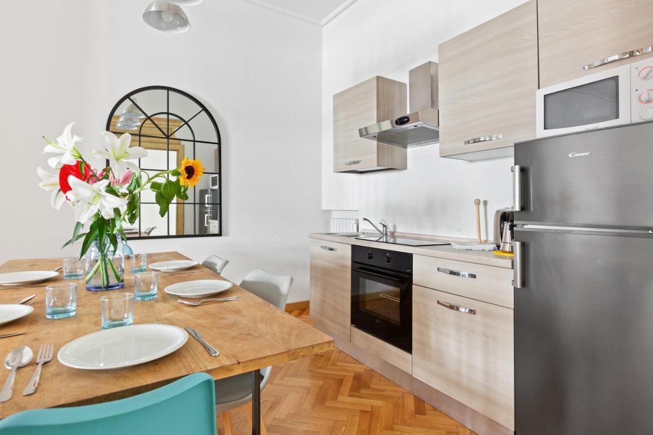 Roomy Apartment Duomo & San Babila Milano Dış mekan fotoğraf