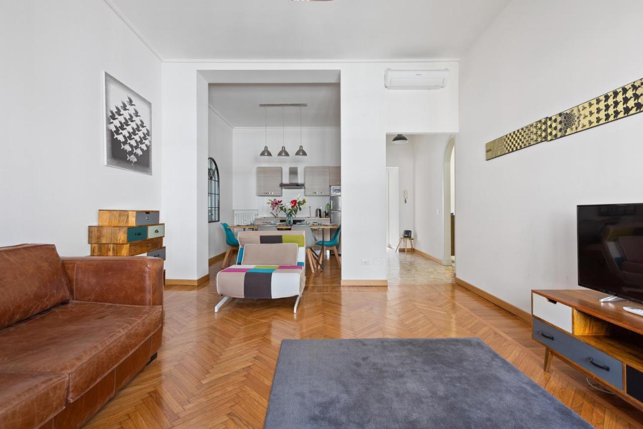 Roomy Apartment Duomo & San Babila Milano Dış mekan fotoğraf