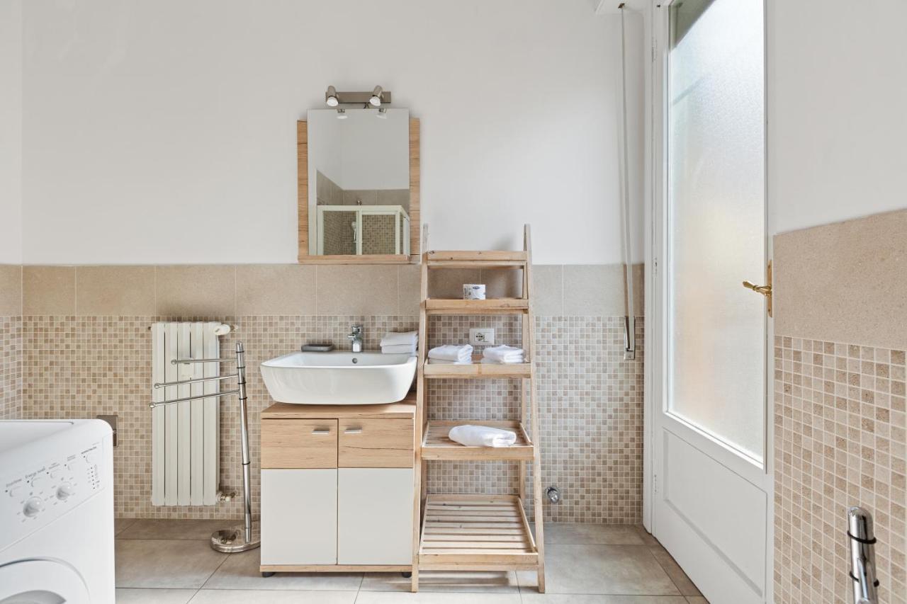 Roomy Apartment Duomo & San Babila Milano Dış mekan fotoğraf