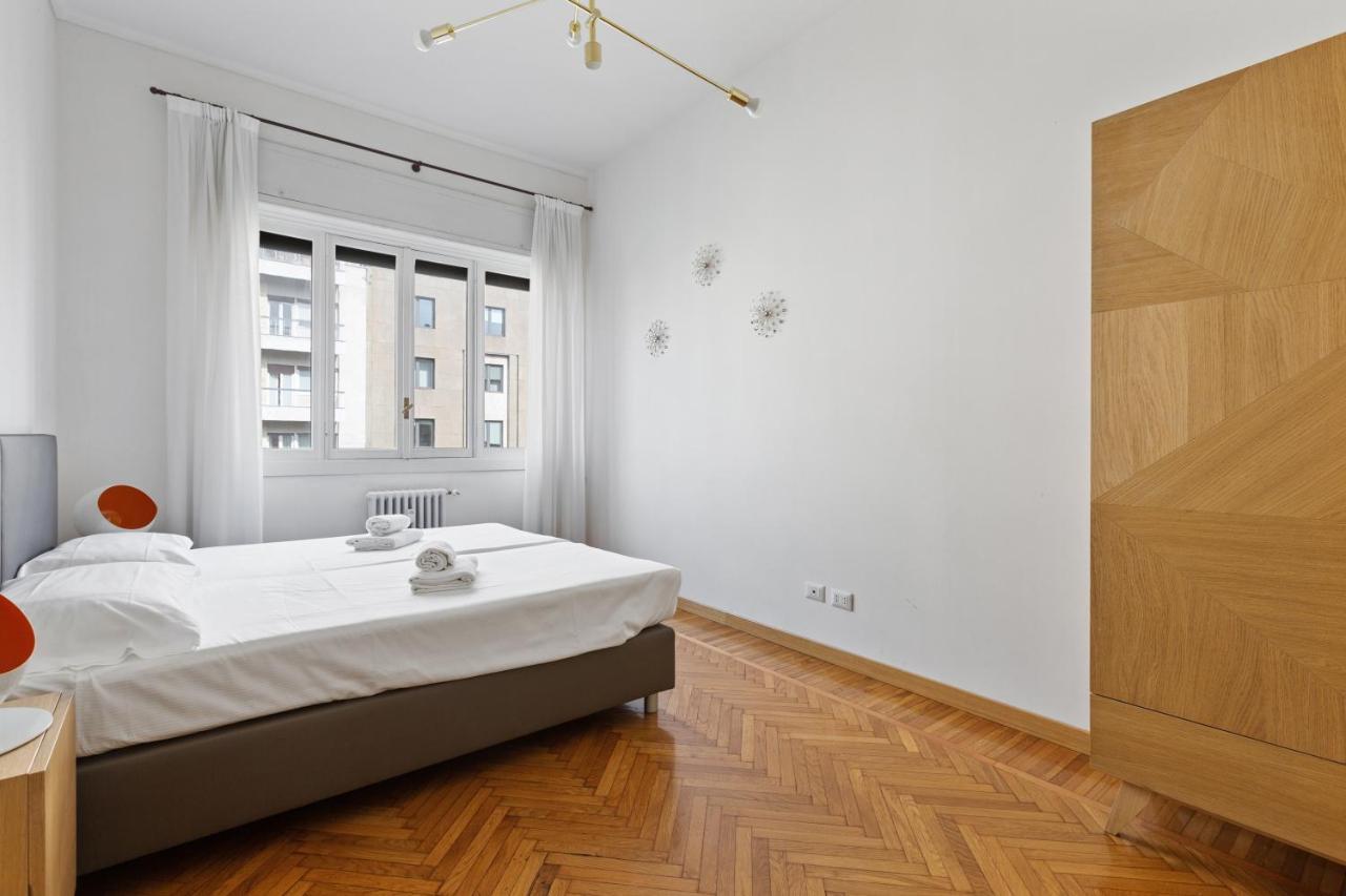 Roomy Apartment Duomo & San Babila Milano Dış mekan fotoğraf